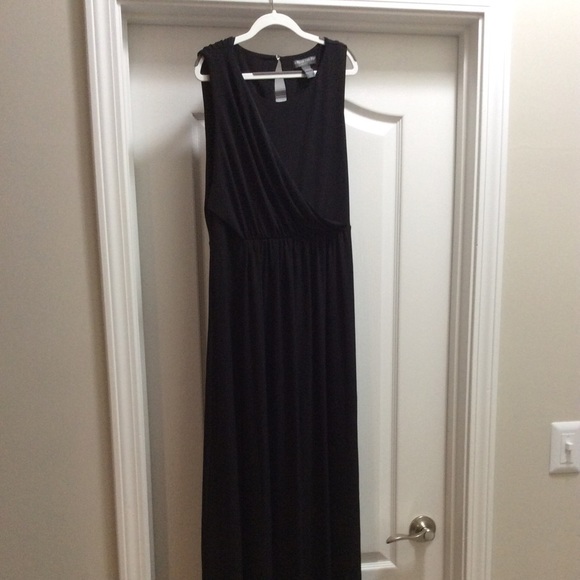 pea in the pod black dress